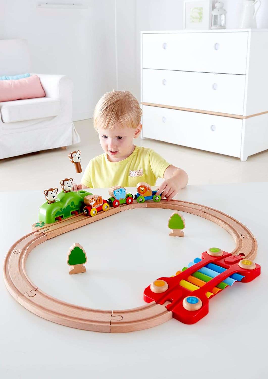 Percorso trenino musicale con scimmiette saltellanti Hape